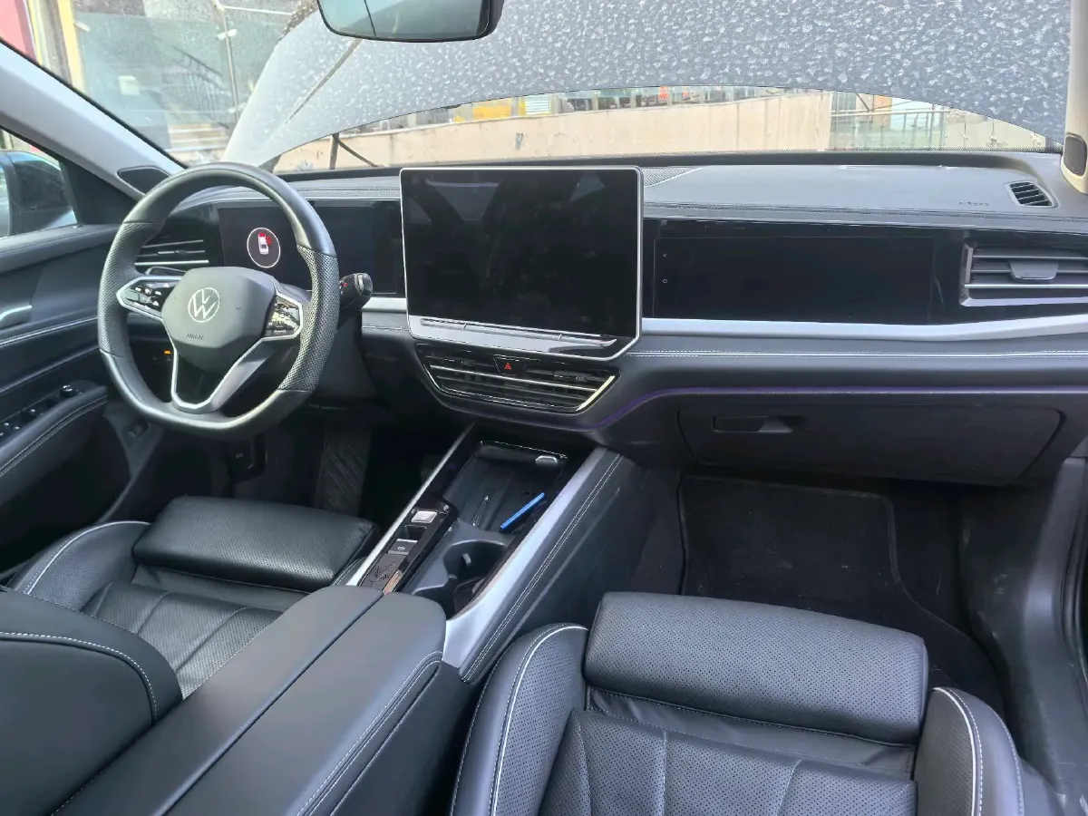 2025 Volkswagen Passat 2.0T 220HP L4 7DCT,autocango,china used car exporter,china ev exporter,chinese used car exporter,chinese used ev exporter