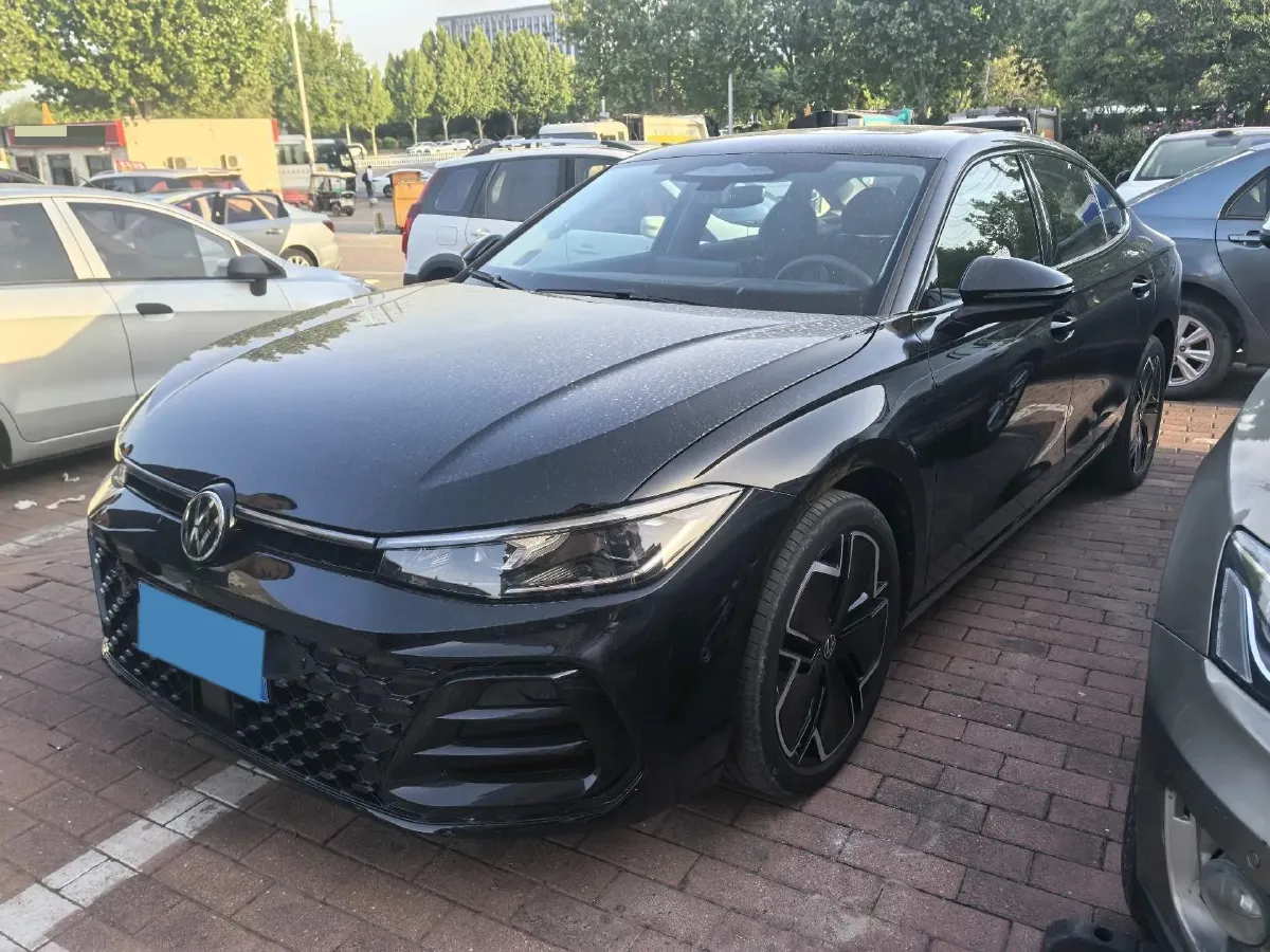 2025 Volkswagen Passat 2.0T 220HP L4 7DCT,autocango,china used car exporter,china ev exporter,chinese used car exporter,chinese used ev exporter