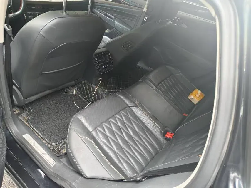 2019 Volvo V40 1.5T 152HP L4 6AT,autocango,china used car exporter,china ev exporter,chinese used car exporter,chinese used ev exporter