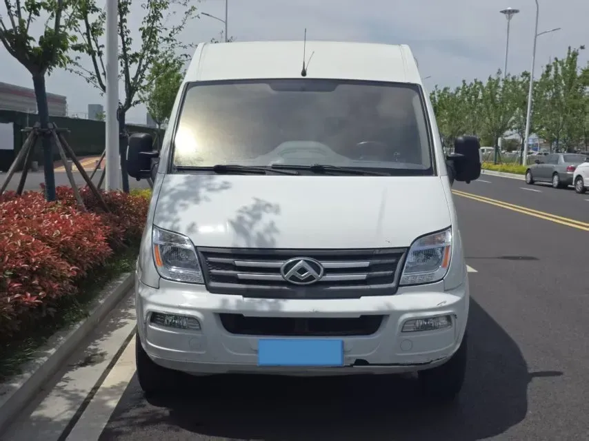 2021 MAXUS XinTu V80 2.0T 139HP L4 6MT,autocango,china used car exporter,china ev exporter,chinese used car exporter,chinese used ev exporter