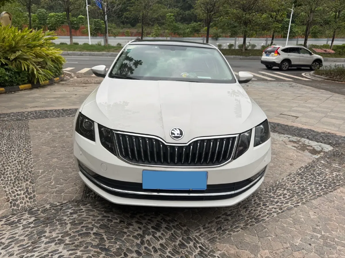 2018 Skoda Octavia 1.2T 116HP L4 7DCT,autocango,china used car exporter,china ev exporter,chinese used car exporter,chinese used ev exporter