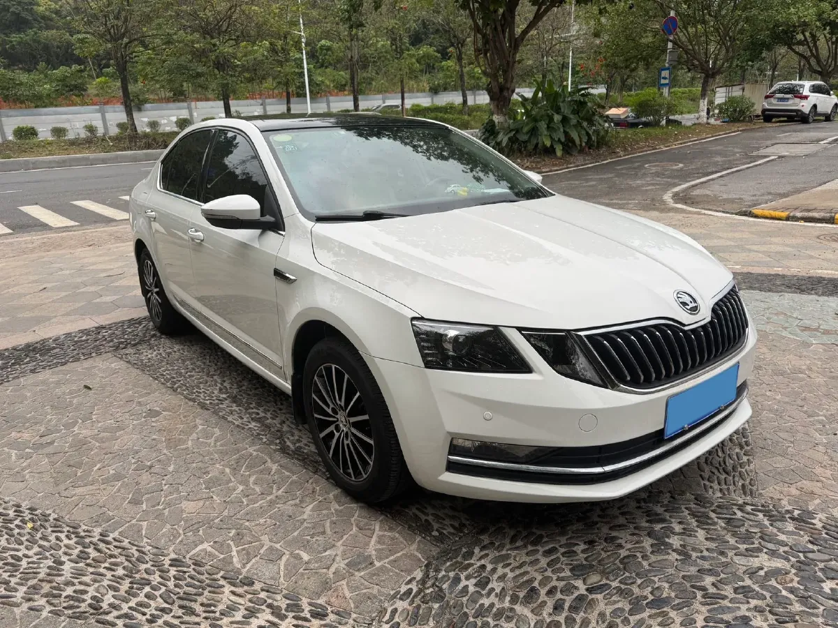 2018 Skoda Octavia 1.2T 116HP L4 7DCT,autocango,china used car exporter,china ev exporter,chinese used car exporter,chinese used ev exporter