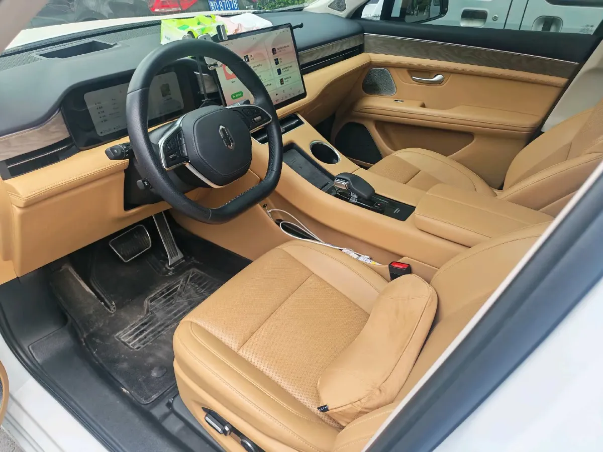 2022 JMC YuHu 7 2.0T 141HP L4 8AT,autocango,china used car exporter,china ev exporter,chinese used car exporter,chinese used ev exporter