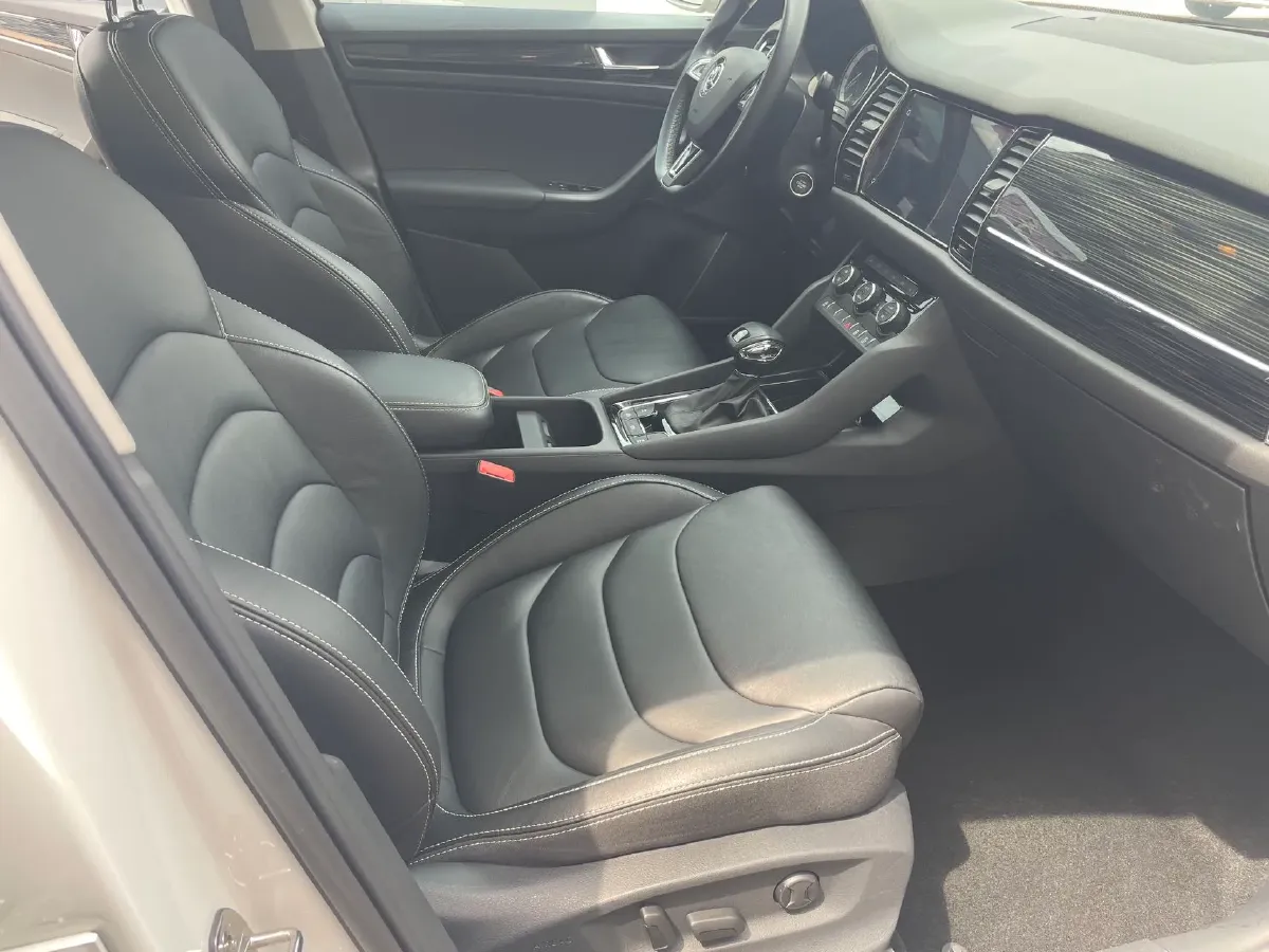 2018 Skoda Kodiak 2.0T 186HP L4 7DCT,autocango,china used car exporter,china ev exporter,chinese used car exporter,chinese used ev exporter