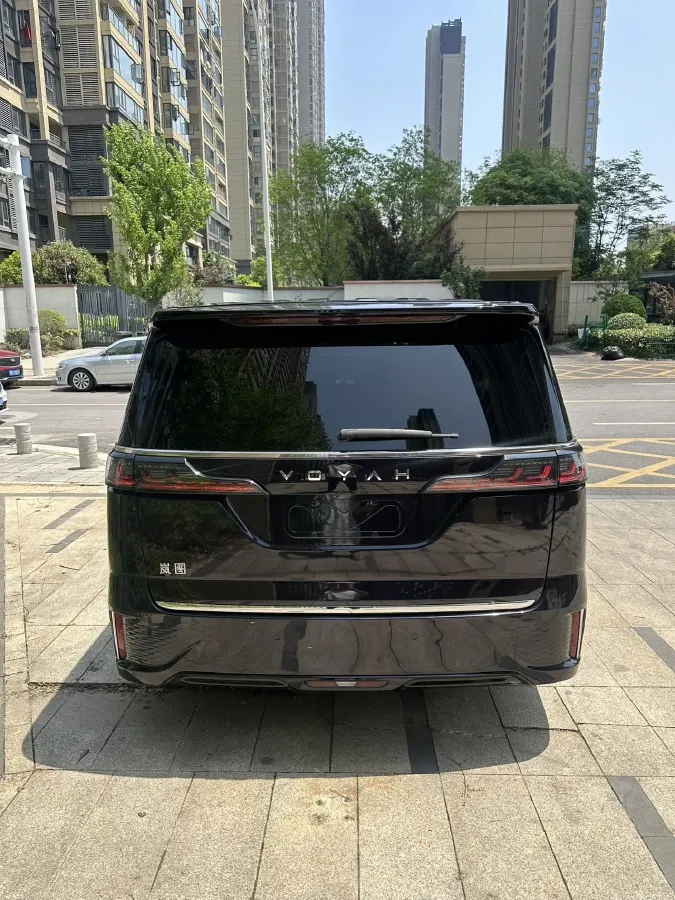 2022 Voyah Dream 1.5T 136HP L4 PHEV 25.57KWH,autocango,china used car exporter,china ev exporter,chinese used car exporter,chinese used ev exporter