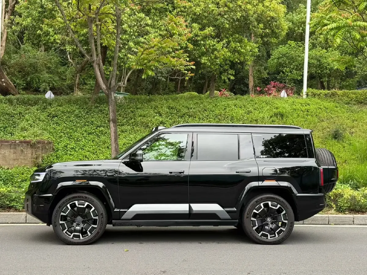 2025 FangChengBao Bao 8 2.0T 245HP L4 E-CVT PHEV 36.8KWH,autocango,china used car exporter,china ev exporter,chinese used car exporter,chinese used ev exporter