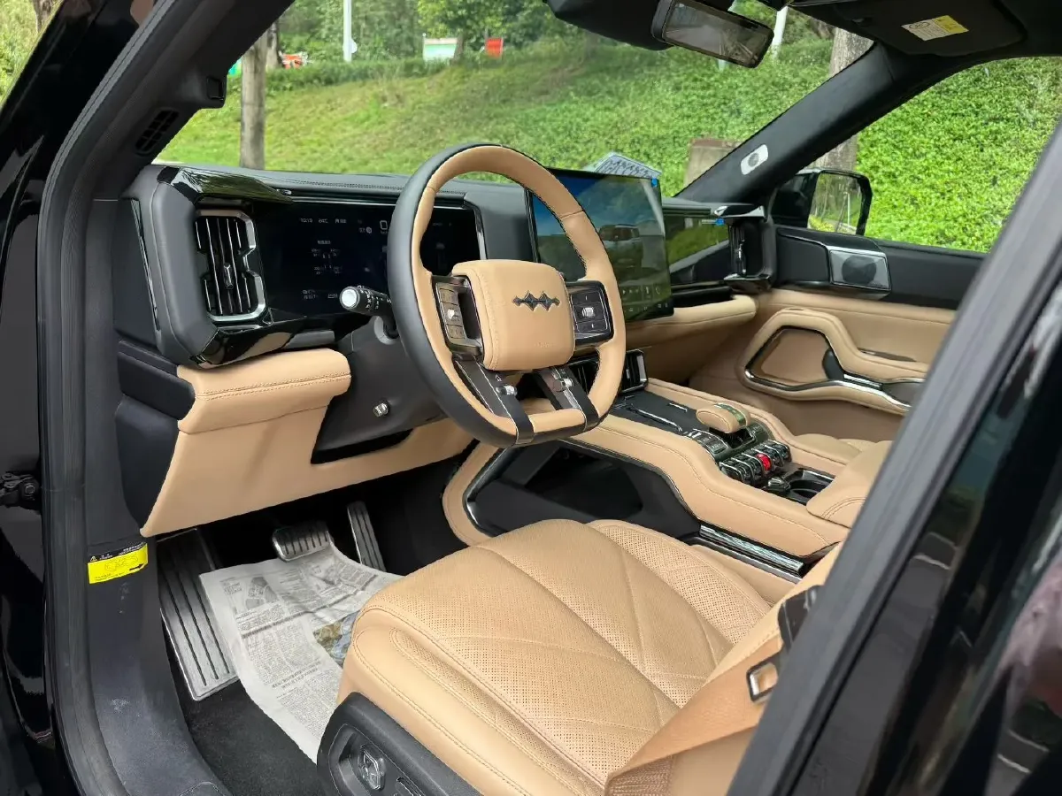 2025 FangChengBao Bao 8 2.0T 245HP L4 E-CVT PHEV 36.8KWH,autocango,china used car exporter,china ev exporter,chinese used car exporter,chinese used ev exporter