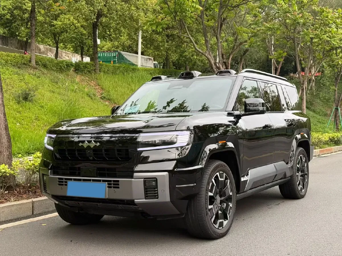 2025 FangChengBao Bao 8 2.0T 245HP L4 E-CVT PHEV 36.8KWH,autocango,china used car exporter,china ev exporter,chinese used car exporter,chinese used ev exporter