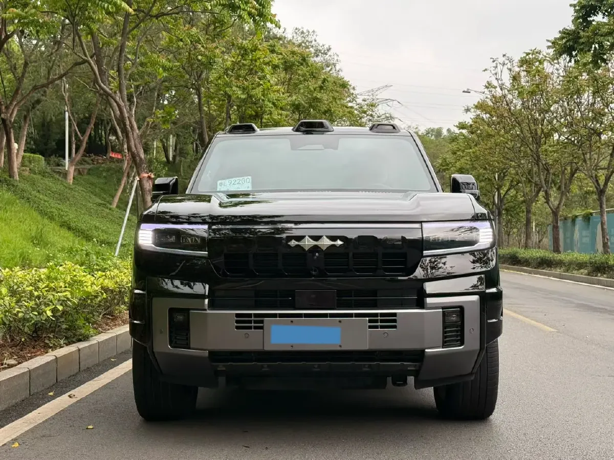 2025 FangChengBao Bao 8 2.0T 245HP L4 E-CVT PHEV 36.8KWH,autocango,china used car exporter,china ev exporter,chinese used car exporter,chinese used ev exporter