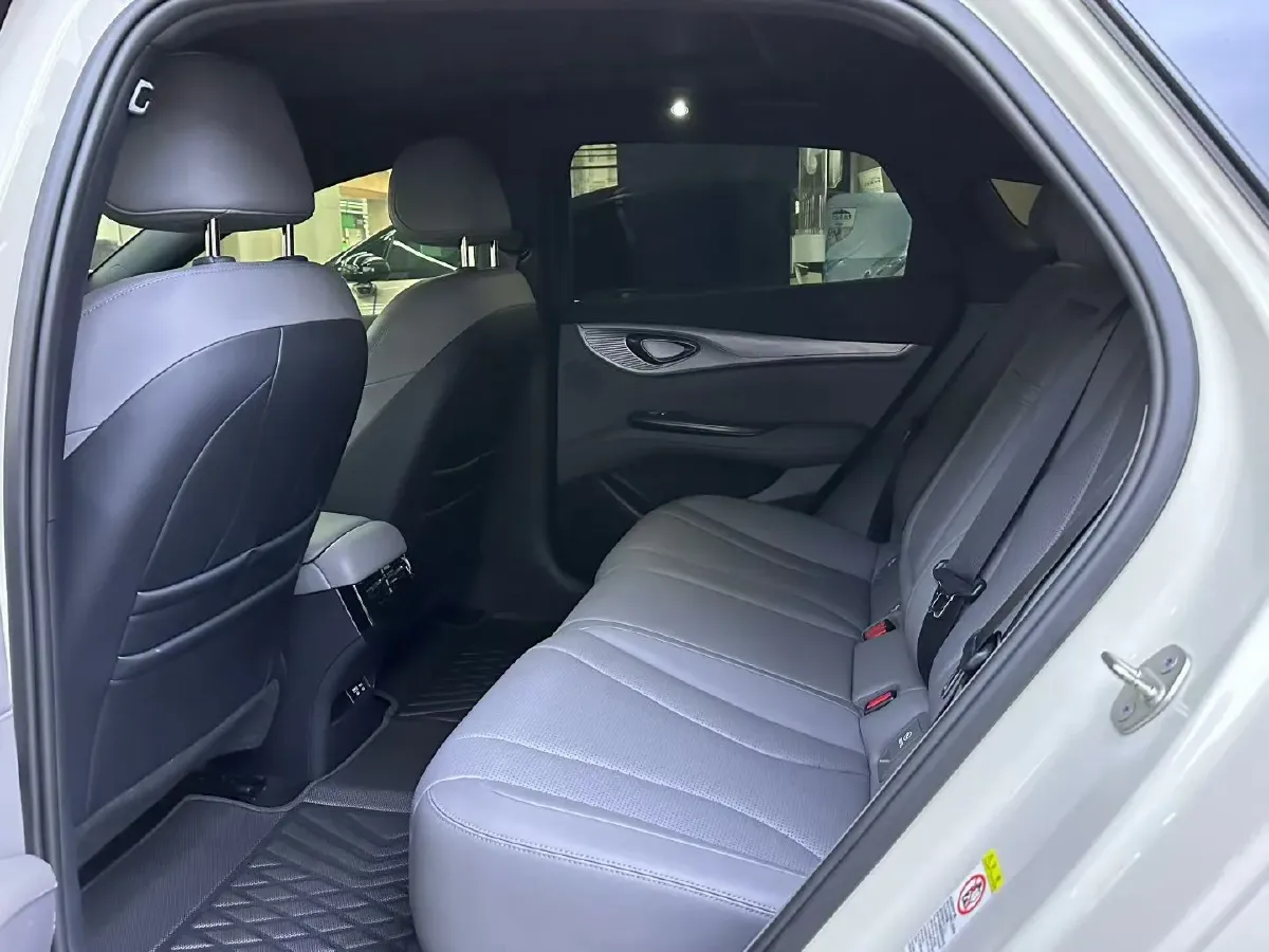 2024 BYD Seal 1.5L 110HP L4 E-CVT PHEV 17.6KWH,autocango,china used car exporter,china ev exporter,chinese used car exporter,chinese used ev exporter