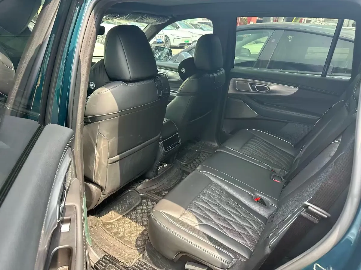 2022 GAC Trumpchi GS8 2.0T 252HP L4 8AT,autocango,china used car exporter,china ev exporter,chinese used car exporter,chinese used ev exporter