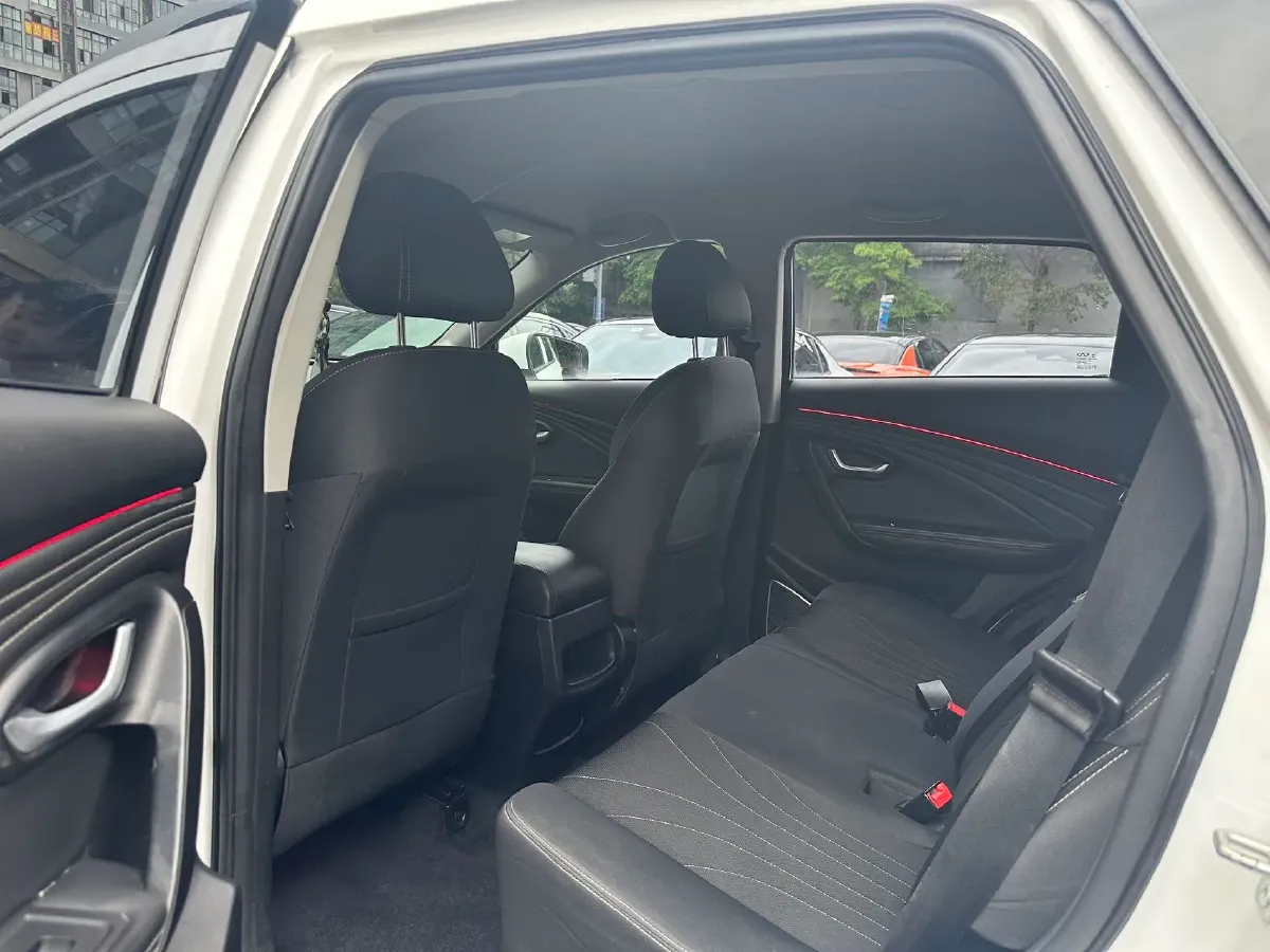 2021 SWM G05 2.0L 143HP L4 5MT,autocango,china used car exporter,china ev exporter,chinese used car exporter,chinese used ev exporter