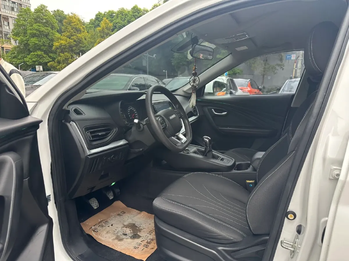 2021 SWM G05 2.0L 143HP L4 5MT,autocango,china used car exporter,china ev exporter,chinese used car exporter,chinese used ev exporter