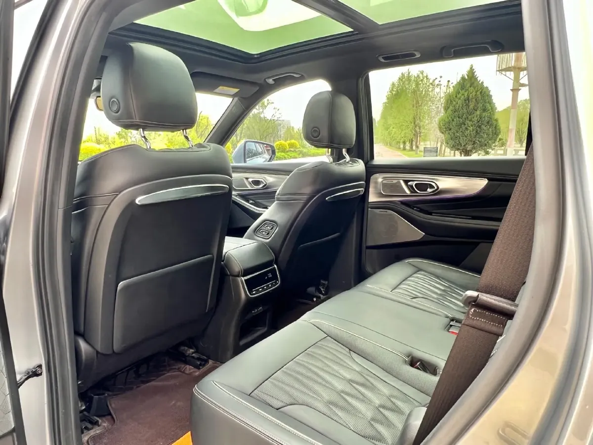 2022 GAC Trumpchi GS8 2.0T 252HP L4 8AT,autocango,china used car exporter,china ev exporter,chinese used car exporter,chinese used ev exporter