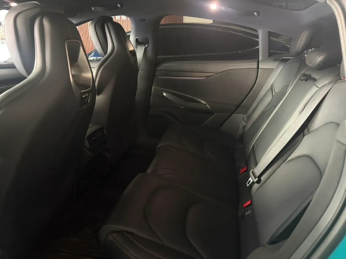 2024 MI SU7 BEV 73.6KWH,autocango,china used car exporter,china ev exporter,chinese used car exporter,chinese used ev exporter