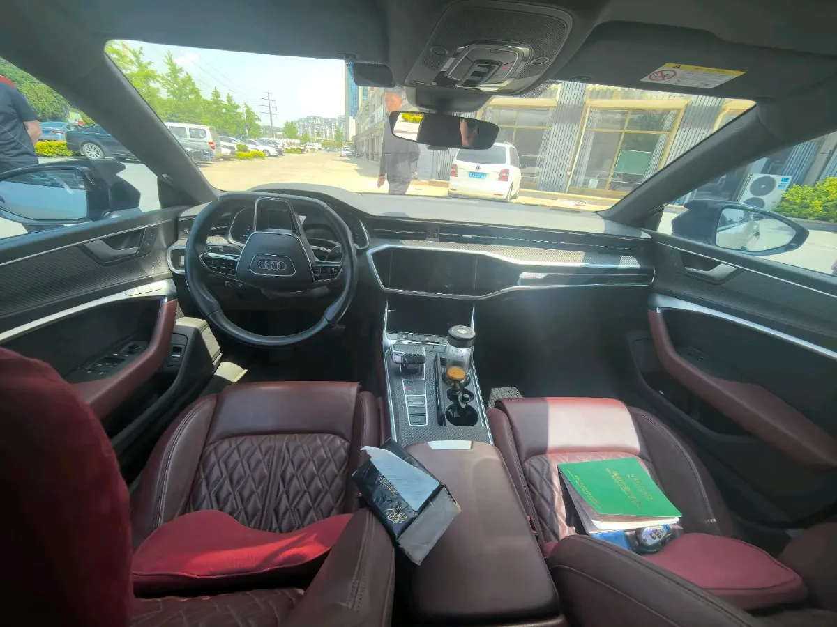 2023 Audi A7L 2.0T 245HP L4 7DCT,autocango,china used car exporter,china ev exporter,chinese used car exporter,chinese used ev exporter