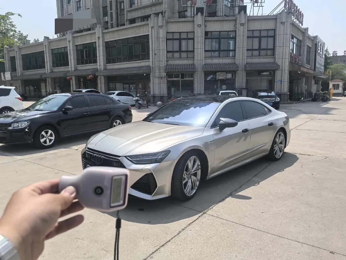 2023 Audi A7L 2.0T 245HP L4 7DCT,autocango,china used car exporter,china ev exporter,chinese used car exporter,chinese used ev exporter