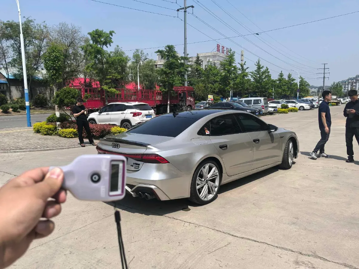 2023 Audi A7L 2.0T 245HP L4 7DCT,autocango,china used car exporter,china ev exporter,chinese used car exporter,chinese used ev exporter