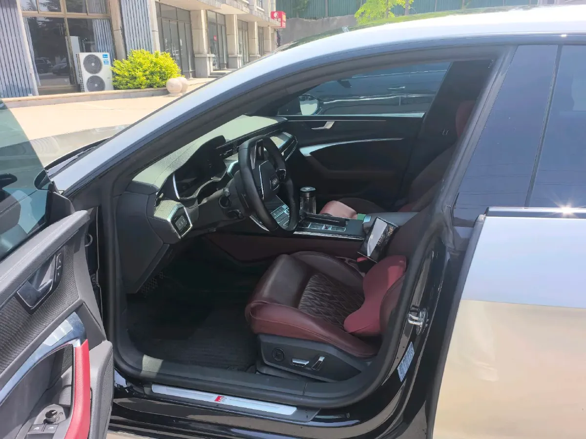 2023 Audi A7L 2.0T 245HP L4 7DCT,autocango,china used car exporter,china ev exporter,chinese used car exporter,chinese used ev exporter