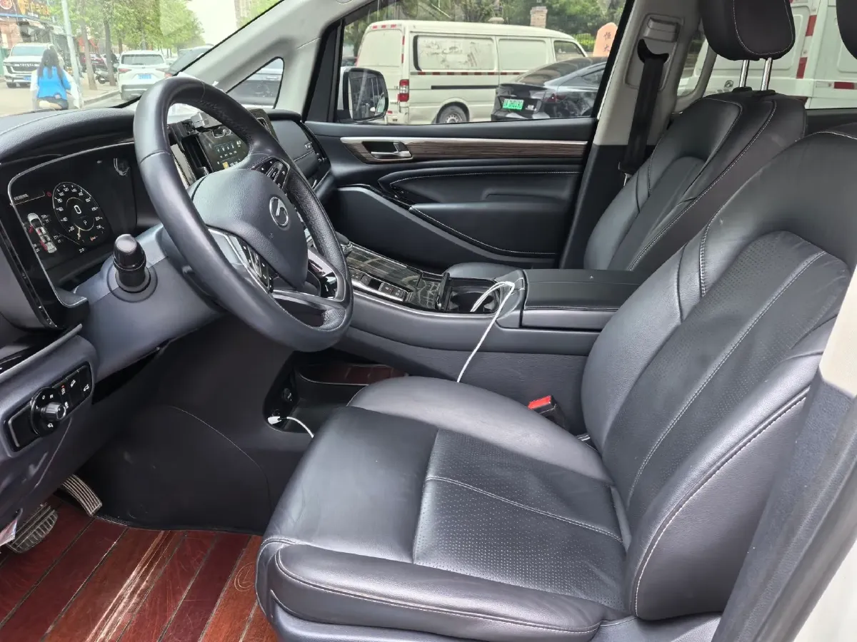 2021 GAC Trumpchi M8 2.0T 252HP L4 8AT,autocango,china used car exporter,china ev exporter,chinese used car exporter,chinese used ev exporter