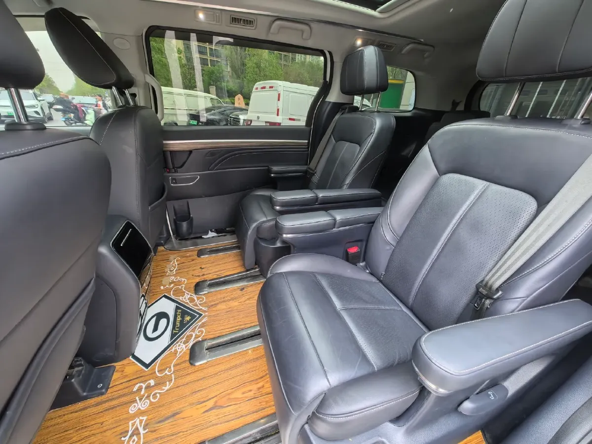 2021 GAC Trumpchi M8 2.0T 252HP L4 8AT,autocango,china used car exporter,china ev exporter,chinese used car exporter,chinese used ev exporter