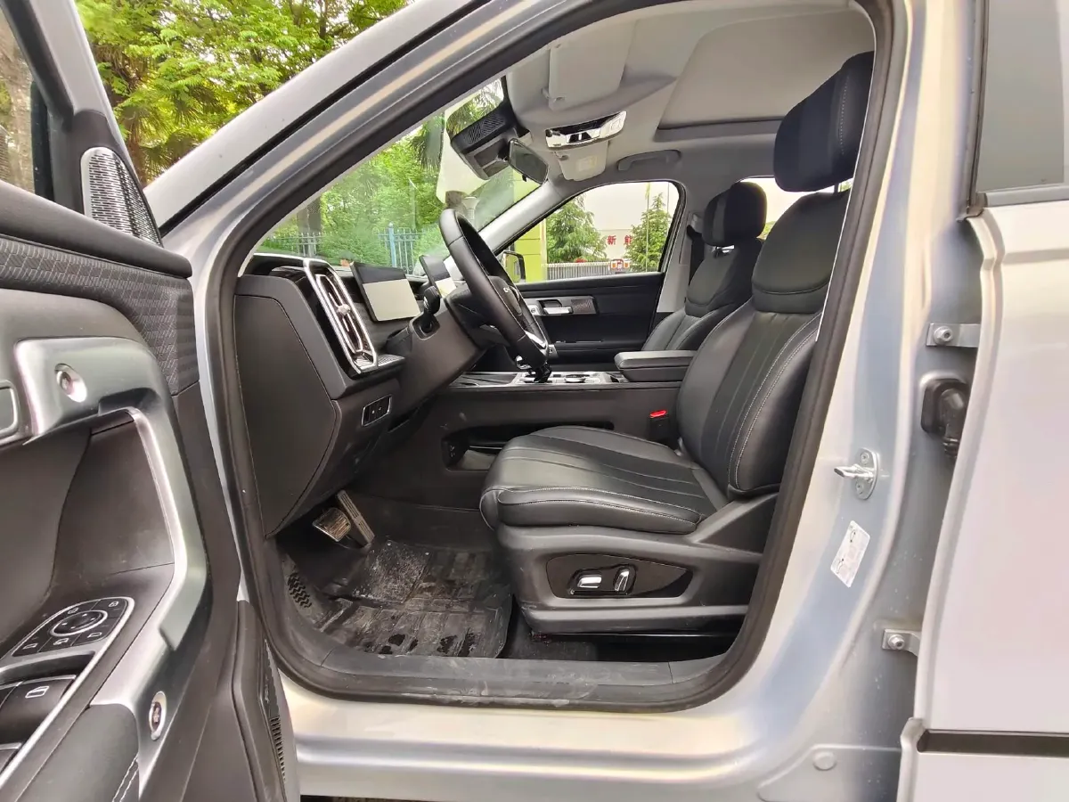 2023 Chery Exploration 06 1.6T 197HP L4 7DCT,autocango,china used car exporter,china ev exporter,chinese used car exporter,chinese used ev exporter