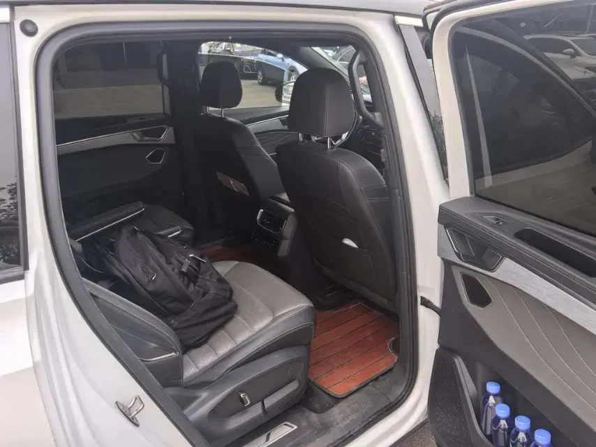 2021 Volkswagen Talagon 2.0T 220HP L4 7DCT,autocango,china used car exporter,china ev exporter,chinese used car exporter,chinese used ev exporter