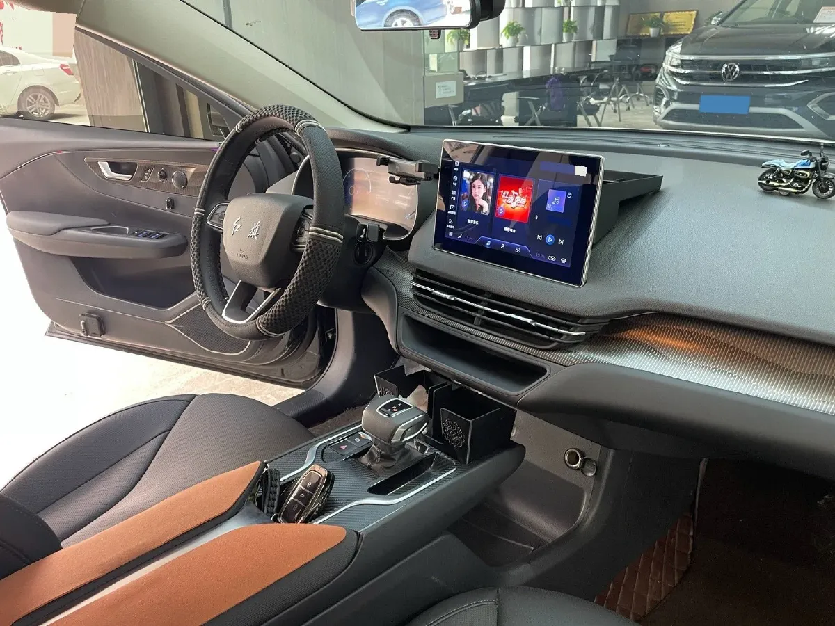 2023 HongQi E-QM5 BEV 54KWH,autocango,china used car exporter,china ev exporter,chinese used car exporter,chinese used ev exporter