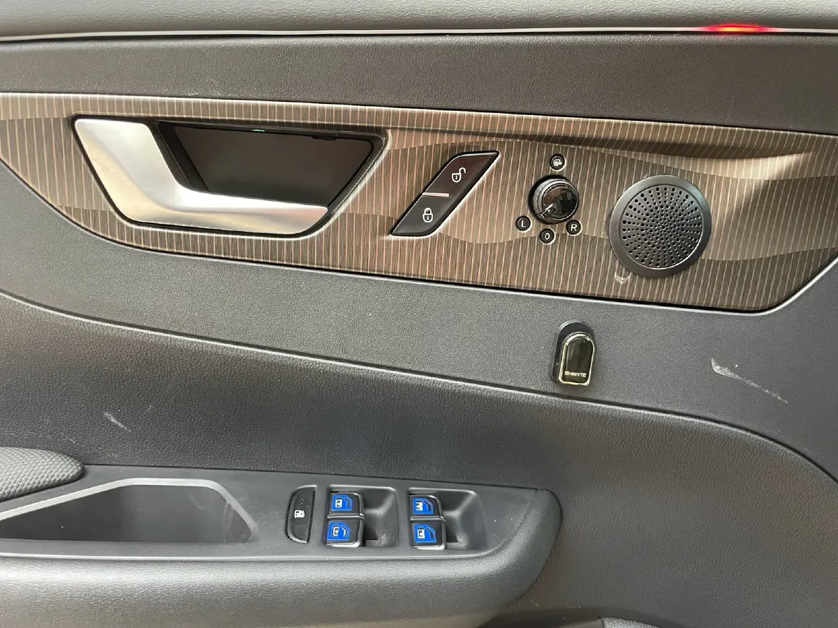 2023 HongQi E-QM5 BEV 54KWH,autocango,china used car exporter,china ev exporter,chinese used car exporter,chinese used ev exporter