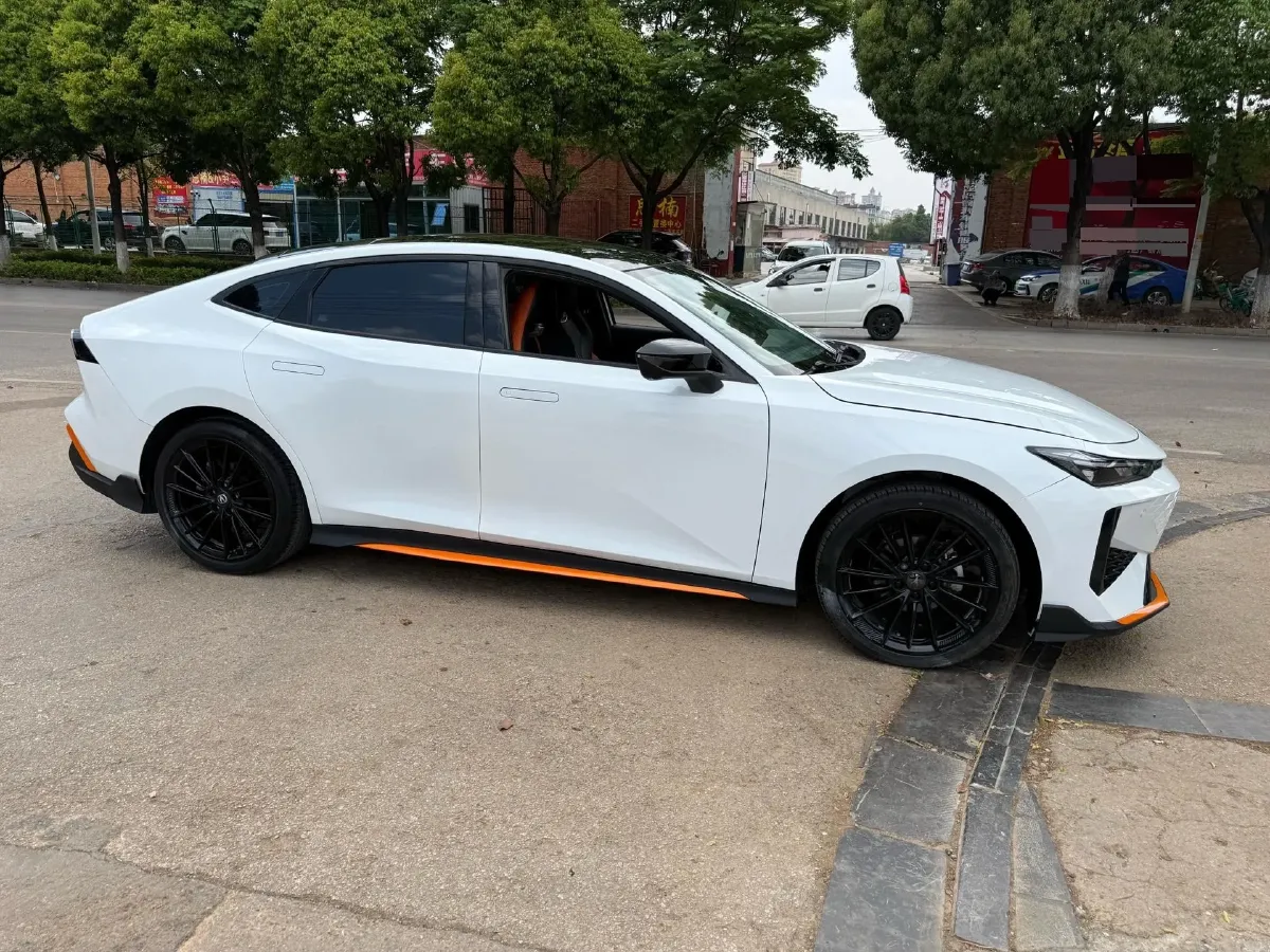 2024 ChangAn UNI-V 1.5T 188HP L4 7DCT,autocango,china used car exporter,china ev exporter,chinese used car exporter,chinese used ev exporter