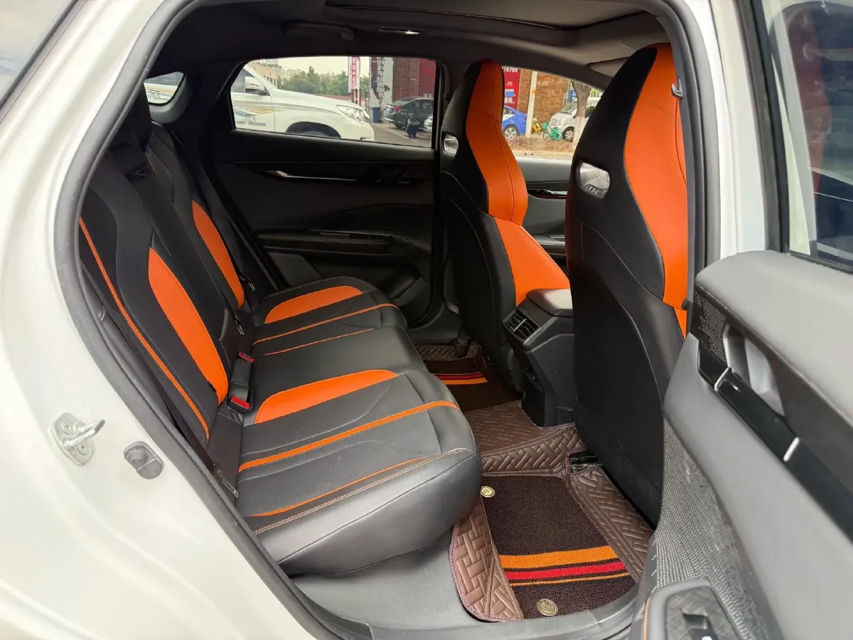 2024 ChangAn UNI-V 1.5T 188HP L4 7DCT,autocango,china used car exporter,china ev exporter,chinese used car exporter,chinese used ev exporter