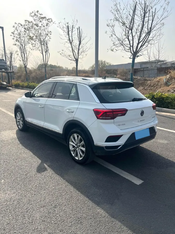 2022 Volkswagen T-Roc 1.4T 150HP L4 7DCT,autocango,china used car exporter,china ev exporter,chinese used car exporter,chinese used ev exporter