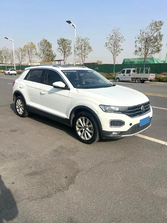 2022 Volkswagen T-Roc 1.4T 150HP L4 7DCT,autocango,china used car exporter,china ev exporter,chinese used car exporter,chinese used ev exporter