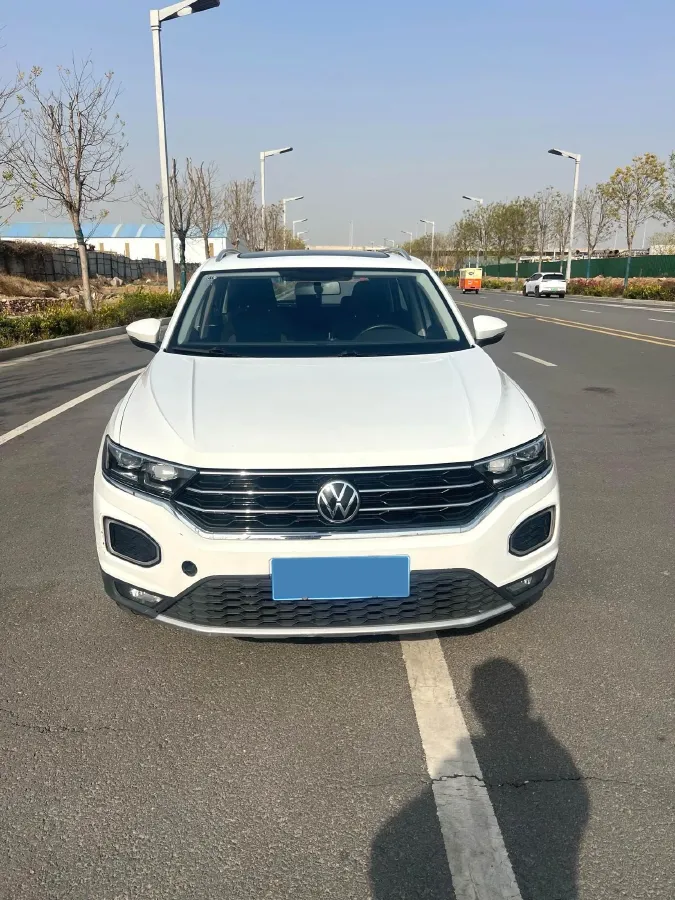 2022 Volkswagen T-Roc 1.4T 150HP L4 7DCT,autocango,china used car exporter,china ev exporter,chinese used car exporter,chinese used ev exporter