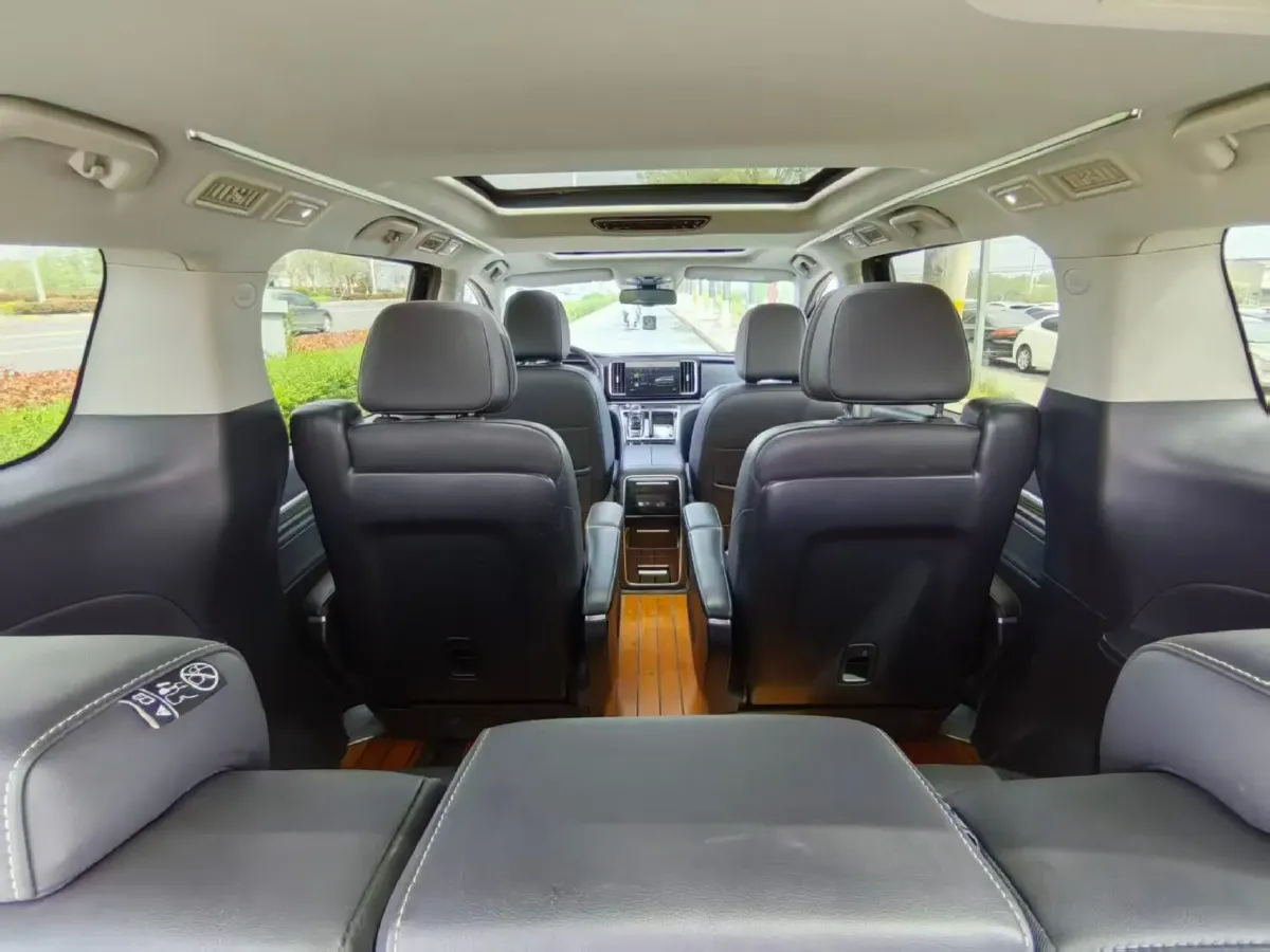 2021 GAC Trumpchi M8 2.0T 252HP L4 8AT,autocango,china used car exporter,china ev exporter,chinese used car exporter,chinese used ev exporter