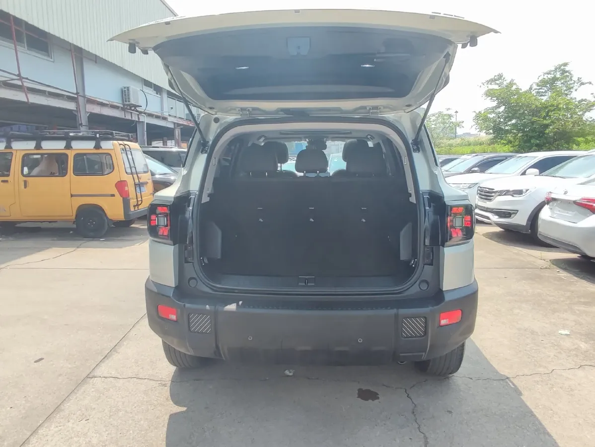 2025 Jetour Freeman 1.5T 184HP L4 7DCT,autocango,china used car exporter,china ev exporter,chinese used car exporter,chinese used ev exporter