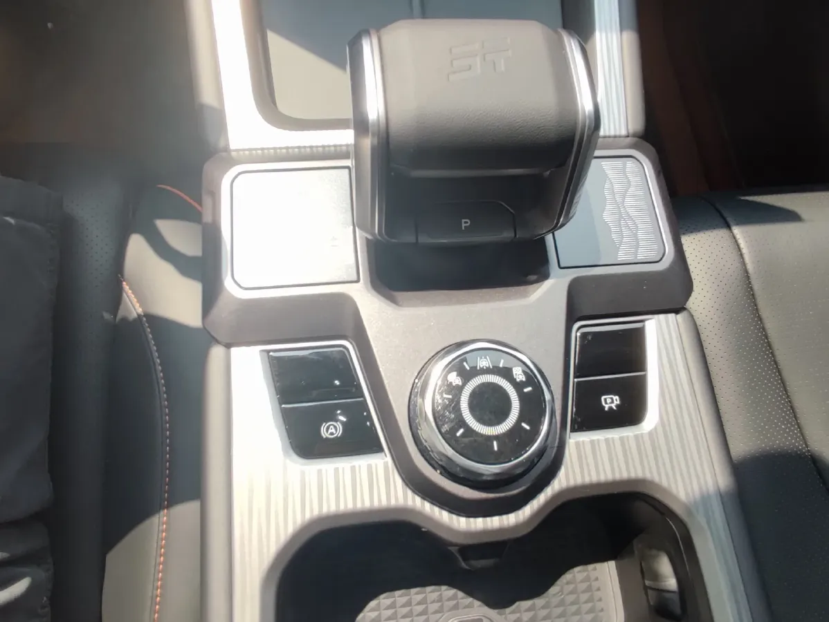 2025 Jetour Freeman 1.5T 184HP L4 7DCT,autocango,china used car exporter,china ev exporter,chinese used car exporter,chinese used ev exporter