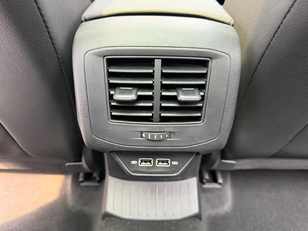 2022 Volkswagen T-Roc 1.4T 150HP L4 7DCT,autocango,china used car exporter,china ev exporter,chinese used car exporter,chinese used ev exporter