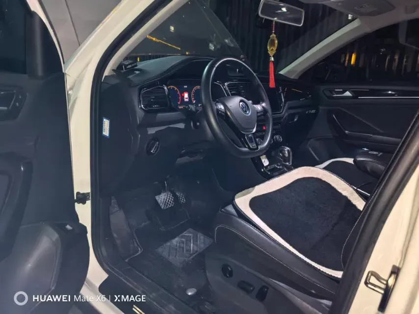 2022 Volkswagen T-Roc 1.4T 150HP L4 7DCT,autocango,china used car exporter,china ev exporter,chinese used car exporter,chinese used ev exporter