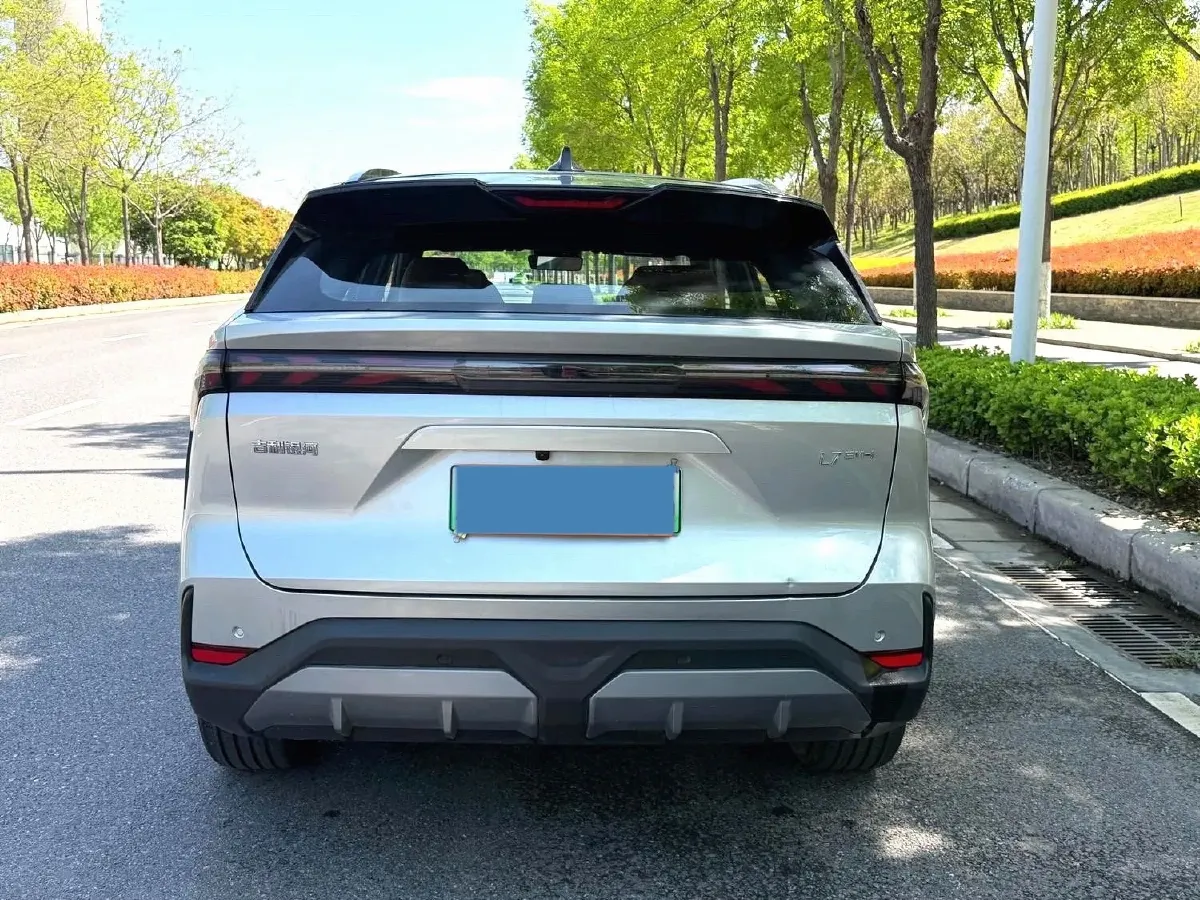 2025 Geely Galaxy L7 1.5L 112HP L4 1DHT PHEV 18.4KWH,autocango,china used car exporter,china ev exporter,chinese used car exporter,chinese used ev exporter