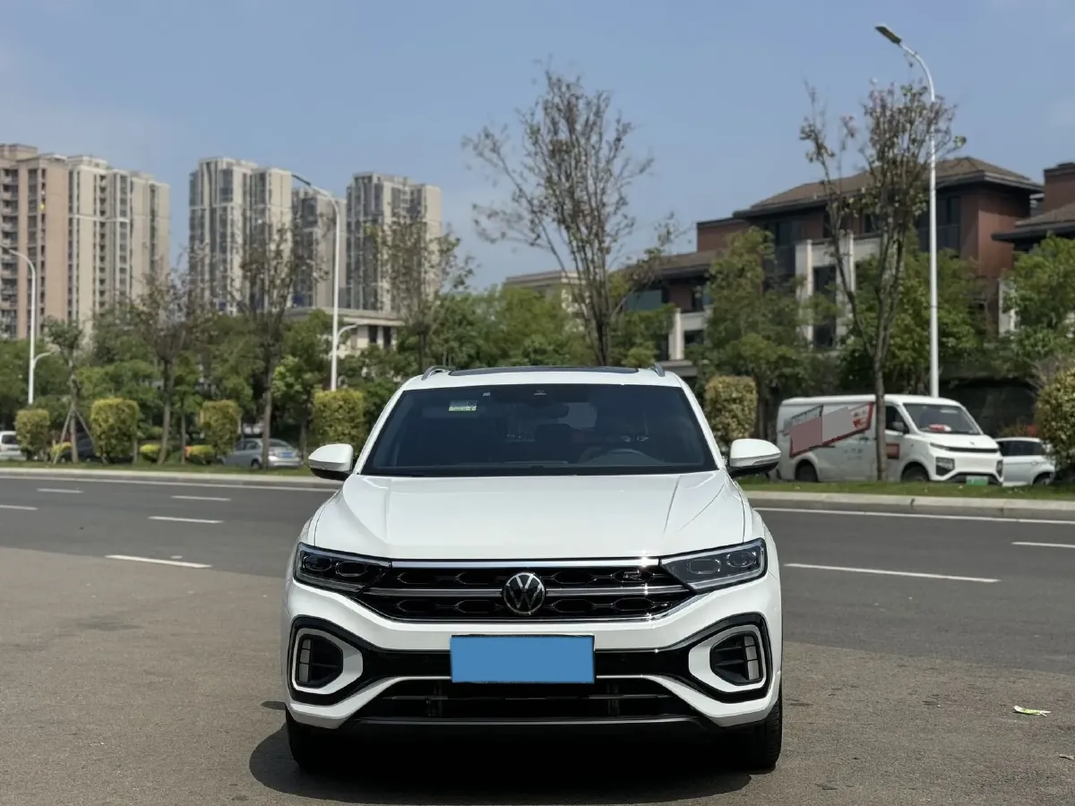 2025 Volkswagen T-Roc 1.5T 160HP L4 7DCT,autocango,china used car exporter,china ev exporter,chinese used car exporter,chinese used ev exporter