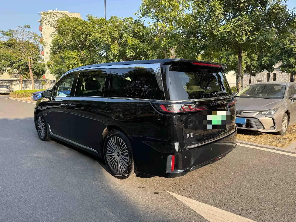 2025 Voyah Dream 1.5T 150HP L4 PHEV 41.7KWH,autocango,china used car exporter,china ev exporter,chinese used car exporter,chinese used ev exporter