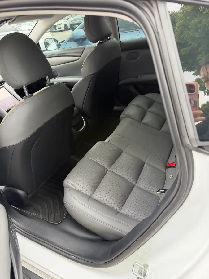 2024 IM L6 BEV 75KWH,autocango,china used car exporter,china ev exporter,chinese used car exporter,chinese used ev exporter