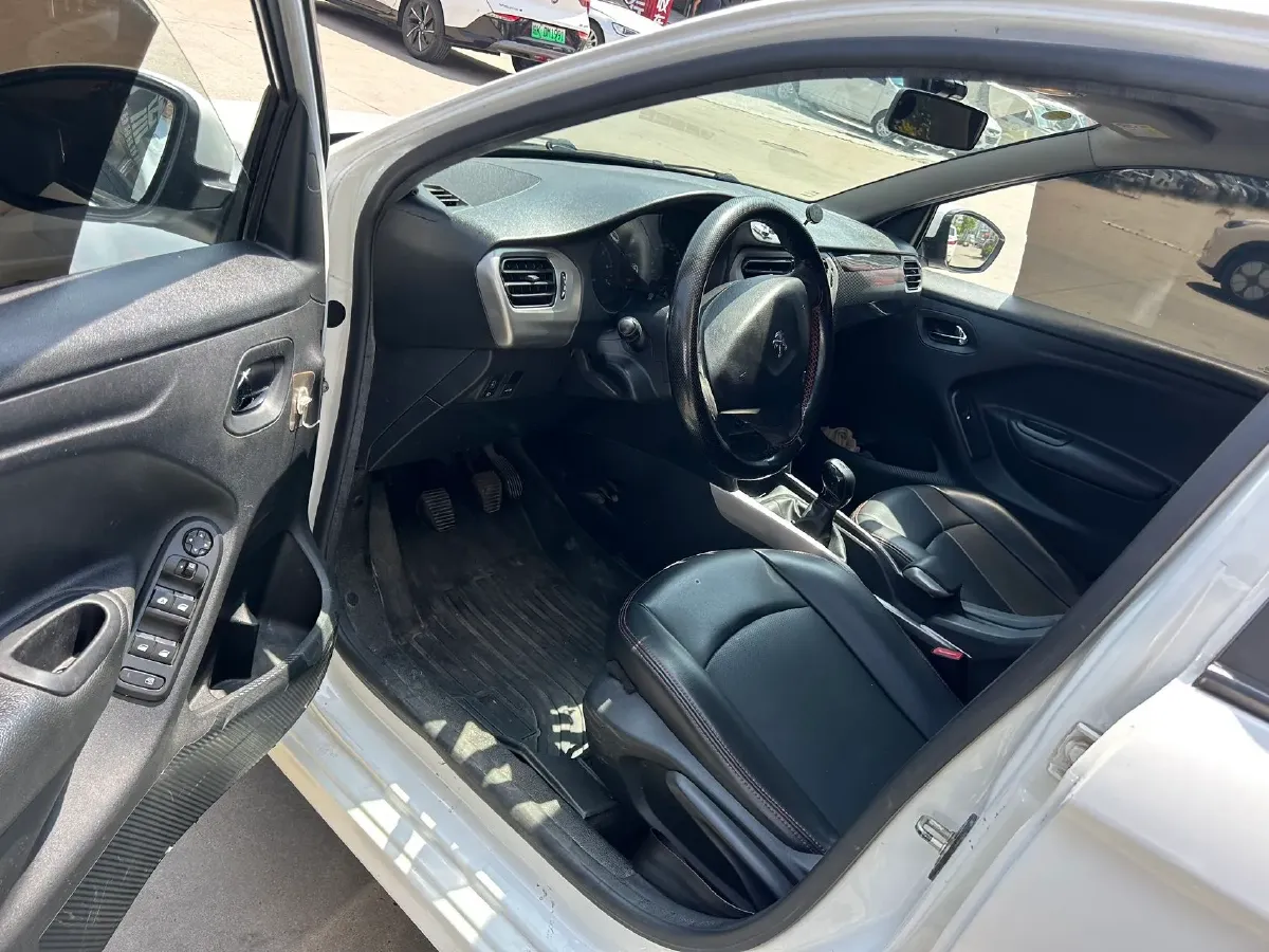 2018 Peugeot 301 1.6L 117HP L4 5MT,autocango,china used car exporter,china ev exporter,chinese used car exporter,chinese used ev exporter