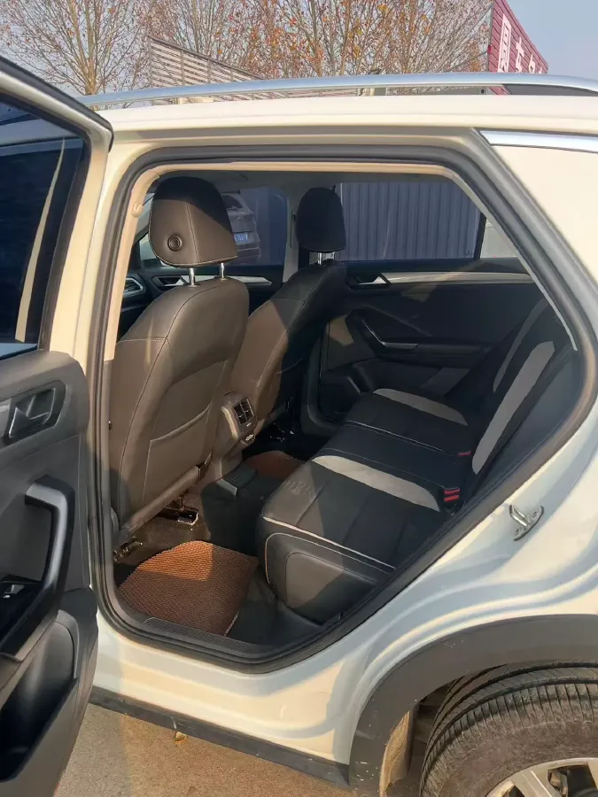 2022 Volkswagen T-Roc 1.4T 150HP L4 7DCT,autocango,china used car exporter,china ev exporter,chinese used car exporter,chinese used ev exporter