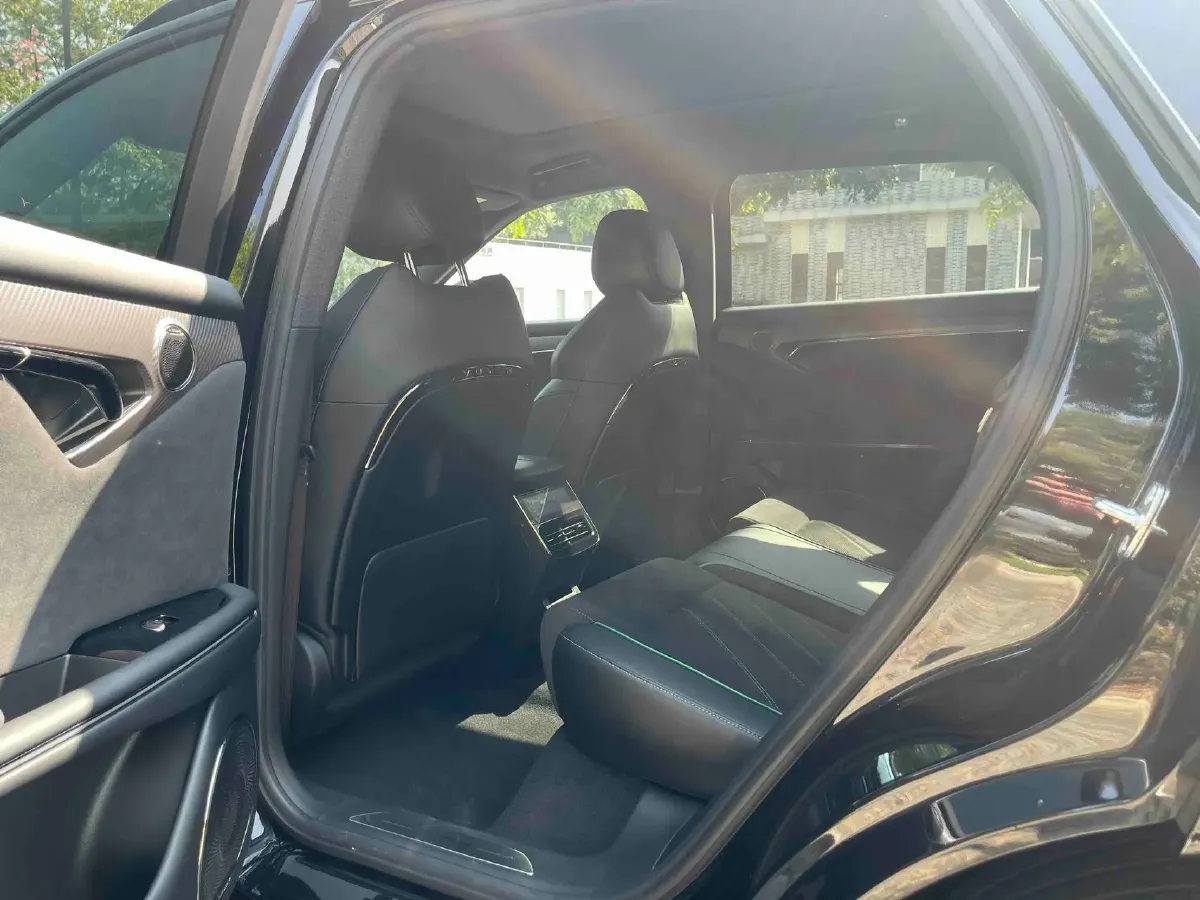 2025 Voyah FREE 1.5T 150HP L4 REEV 43KWH,autocango,china used car exporter,china ev exporter,chinese used car exporter,chinese used ev exporter