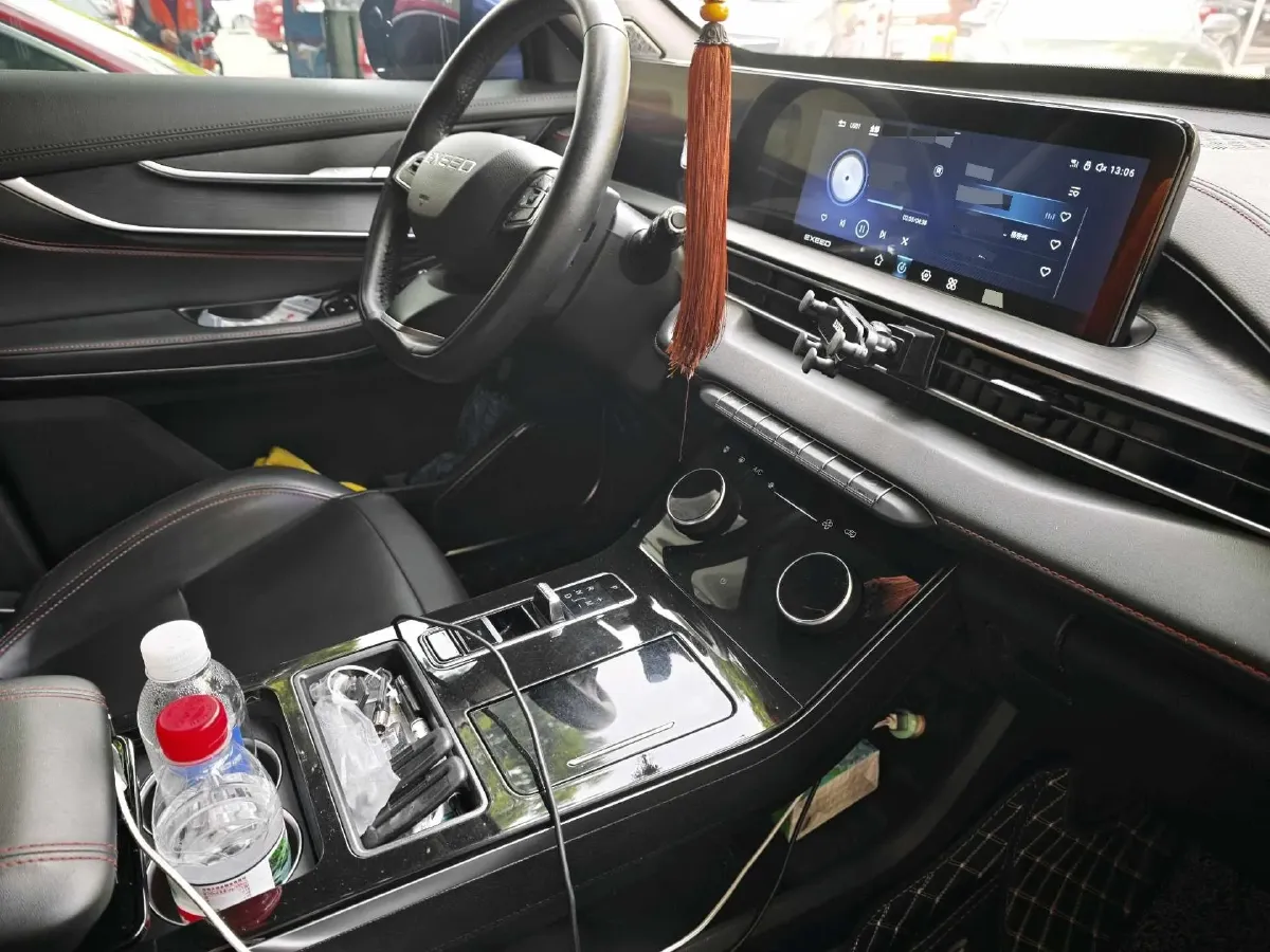 2022 ChangAn Oshan X7 Plus 1.5T 188HP L4 7DCT,autocango,china used car exporter,china ev exporter,chinese used car exporter,chinese used ev exporter