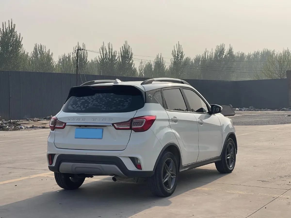 2017 Landwind X2 1.6L 125HP L4 5MT,autocango,china used car exporter,china ev exporter,chinese used car exporter,chinese used ev exporter