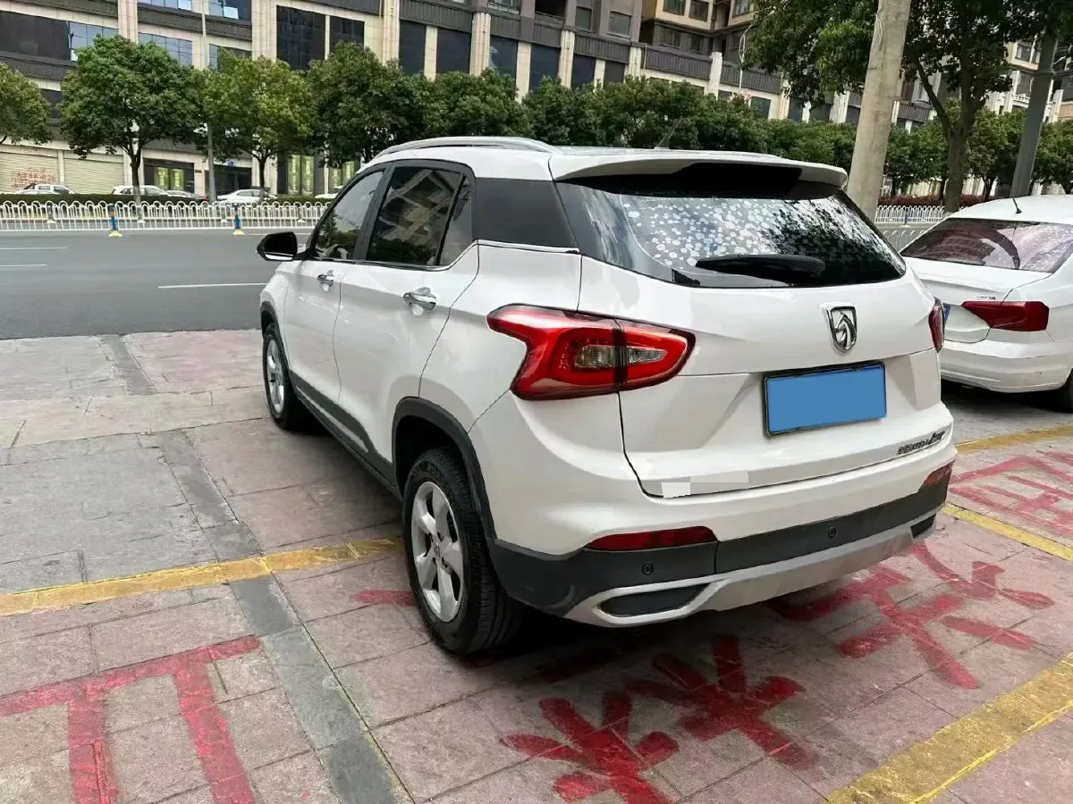 2017 BaoJun 310W 1.5L 105HP L4 6MT,autocango,china used car exporter,china ev exporter,chinese used car exporter,chinese used ev exporter