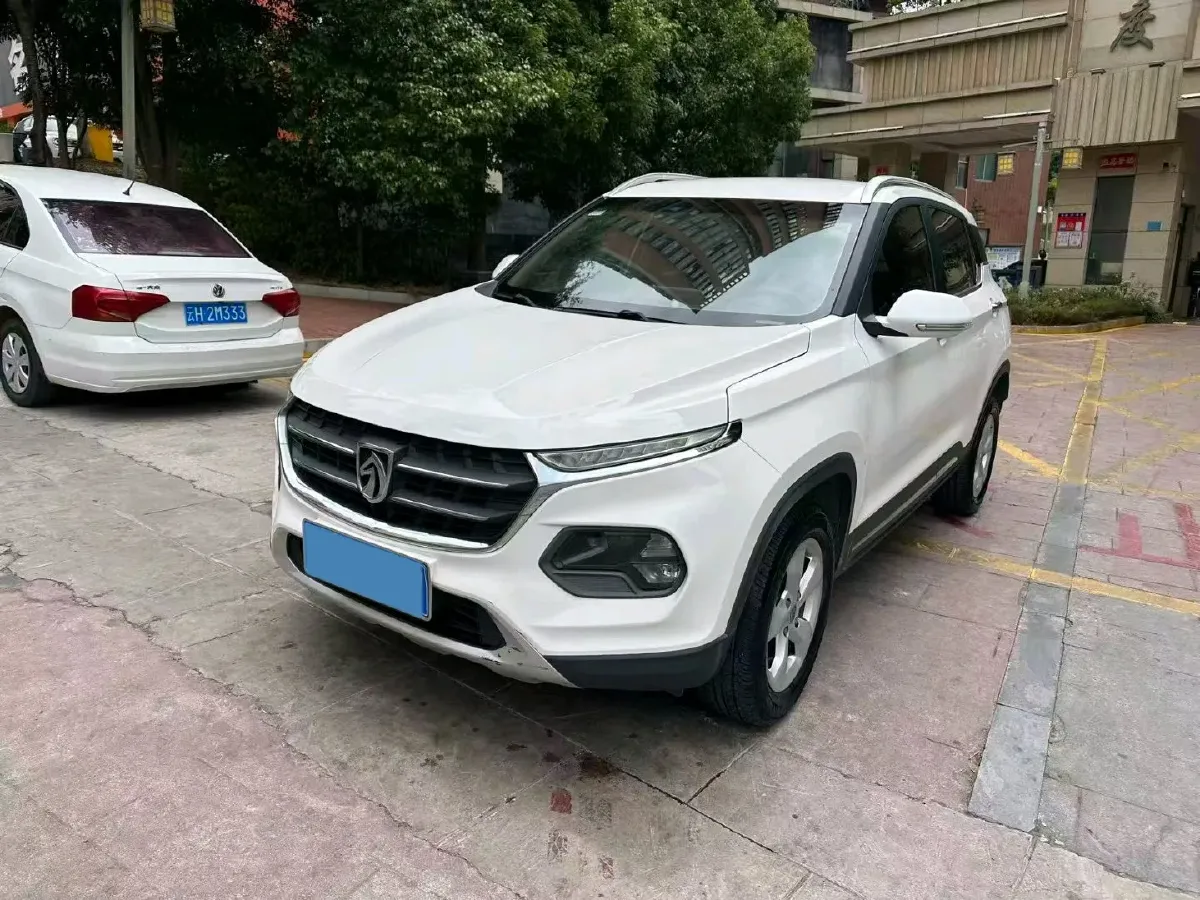 2017 BaoJun 310W 1.5L 105HP L4 6MT,autocango,china used car exporter,china ev exporter,chinese used car exporter,chinese used ev exporter